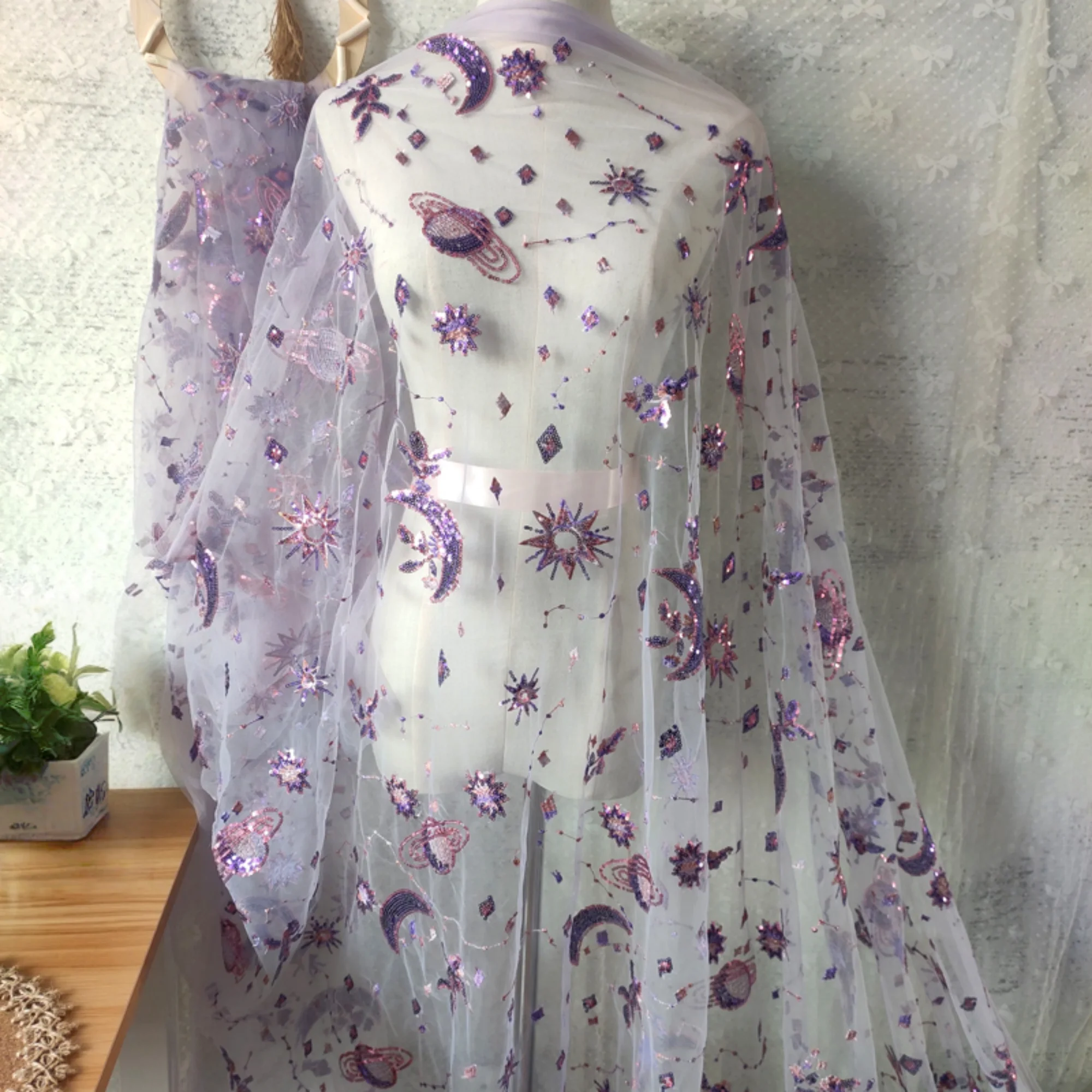 0,5 meter paarse breedte 55,11 - Embroidery Net Dress recensie en prijs