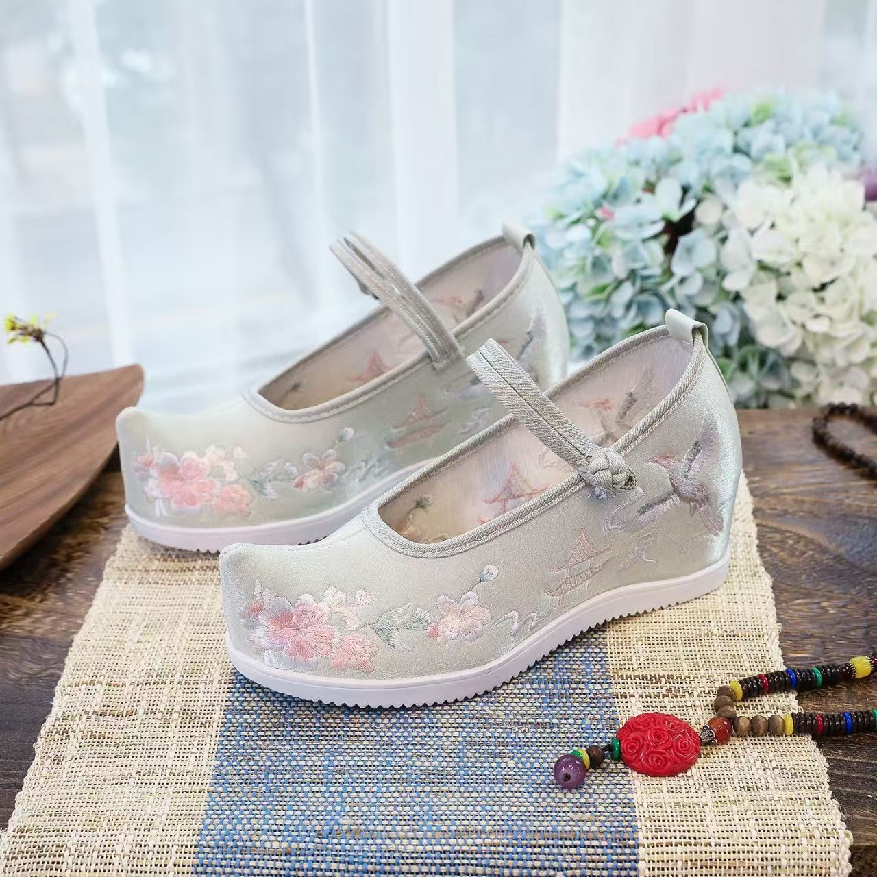Vrouwen verhoogde interne gebo - Embroidery Style recensie en prijs