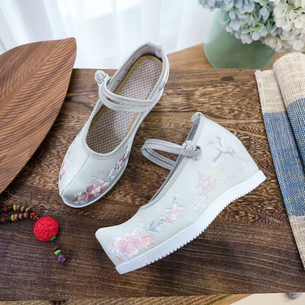 Vrouwen verhoogde interne gebo - Embroidery Style recensie en prijs